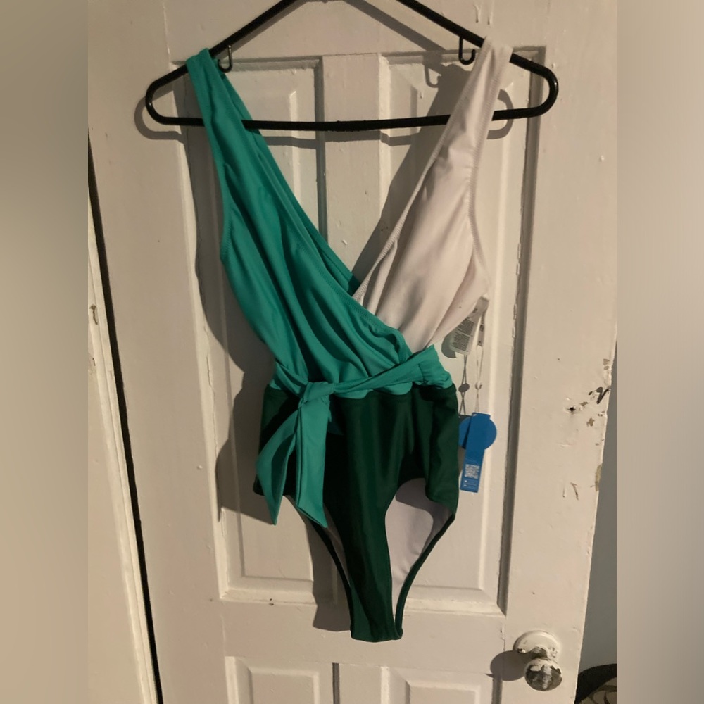 One piece swim suit